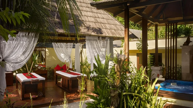 Royal Island Resort & Spa